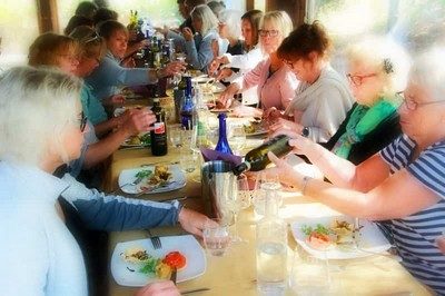 jovis--målarresor-målarkurser-toscana-akvarell-akry-olja - lunch på utflykten